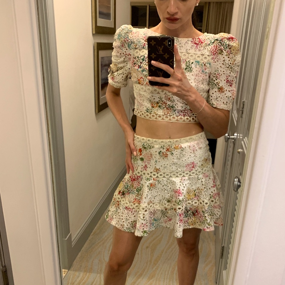 Embroidered floral set